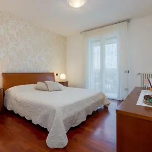 Apartament Giotto, Due Carrare